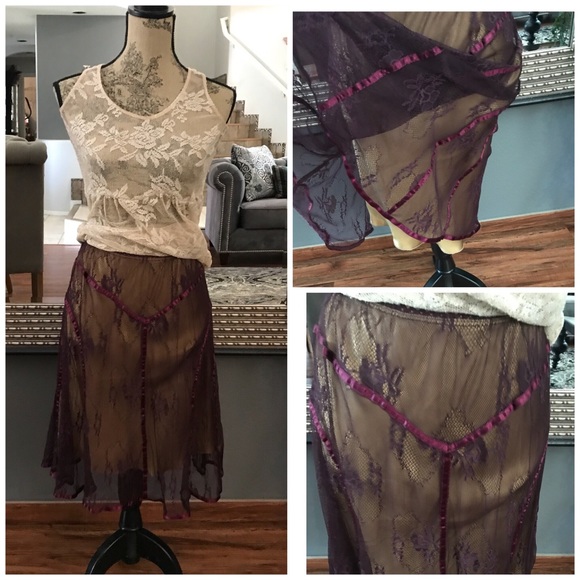 Lacy skirt - Picture 1 of 2